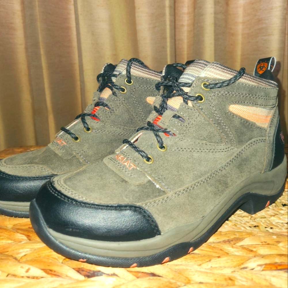 Womens Ariat Trail boots size 10B  Grey/Serape Dusk